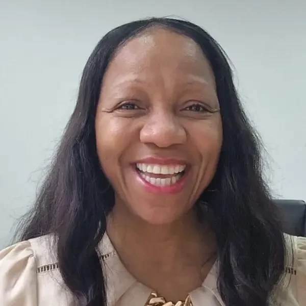 Dr Georgia Whyte